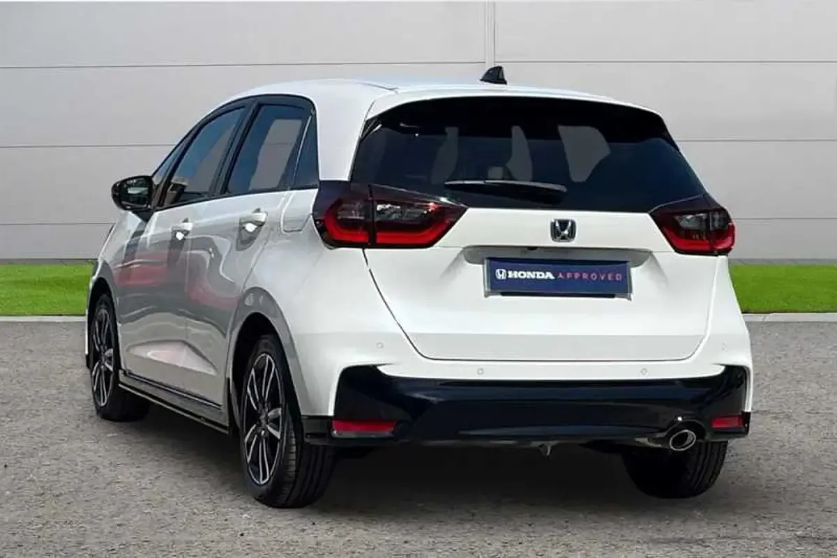 Used Honda Jazz Advance 122 HP (89 kW) 2024 White Hatchback
