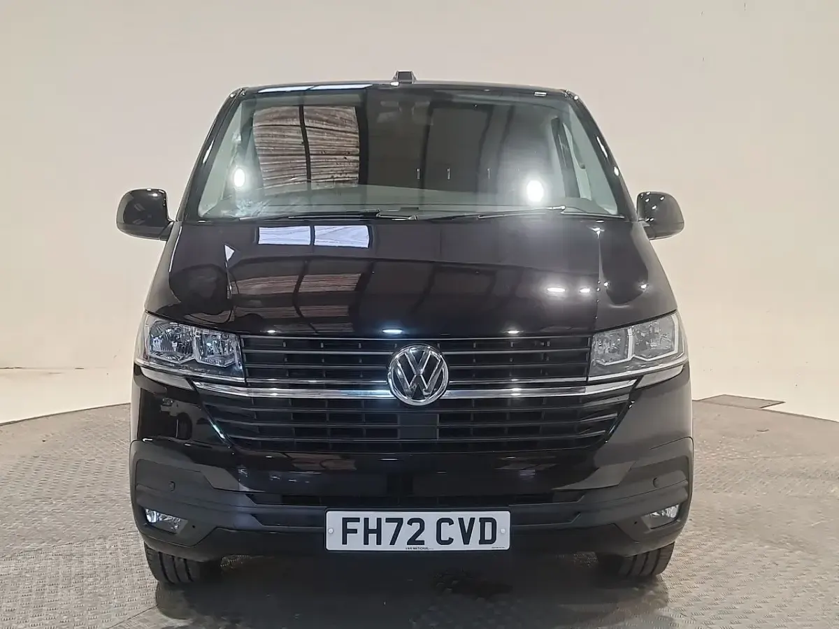Usado VW Transporter Highline 110 HP (80 kW) 2023 Preto Van