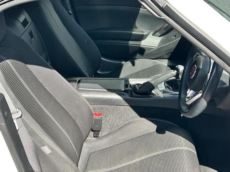 White Used 2017 Fiat 124 Spider Classica Cabriolet | £13,991 (A bit pricey) - Image 1/4