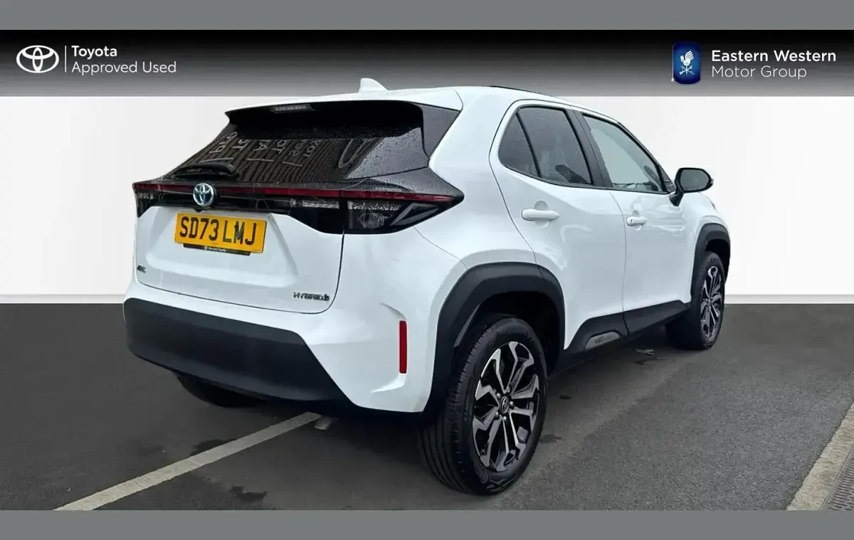 Used Toyota Yaris Cross Design 113 HP (83 kW) 2023 White SUV