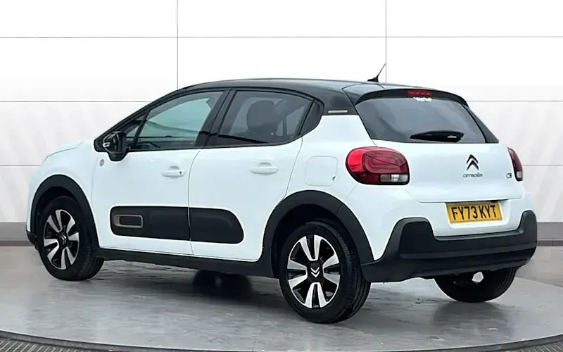 Used Citroën C3 PureTech 83 HP (61 kW) 2023 White Hatchback