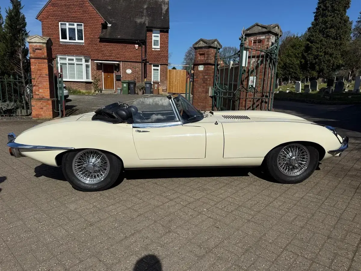 Used Jaguar E-Type 265 HP (194 kW) 1970 White