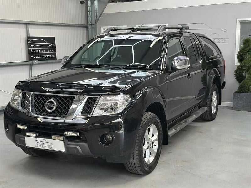 Black Used 2014 Nissan Navara Tekna Pickup | £6,500 (Fair price) - Image 1/4