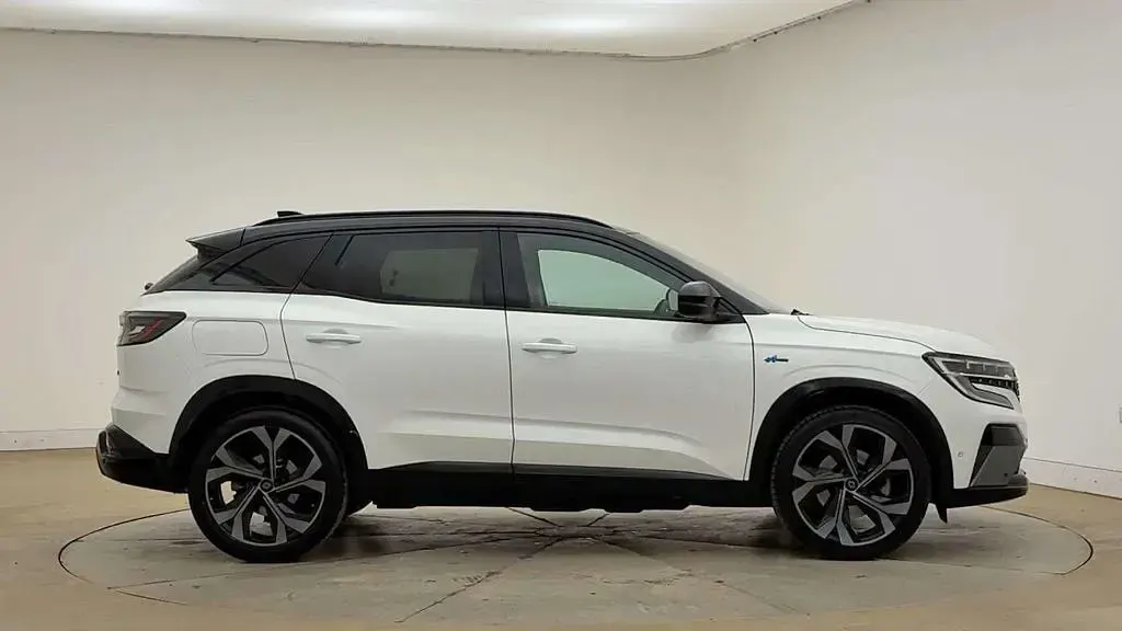 Used Renault Austral Techno Esprit Alpine 200 HP (147 kW) 2023 White  SUV