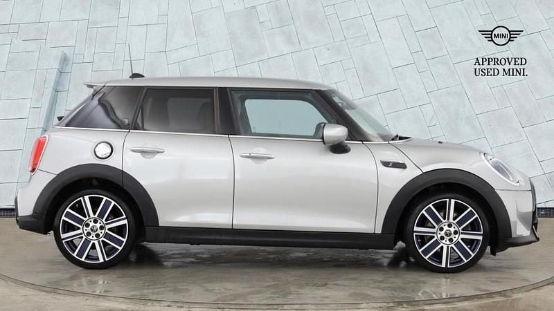 Used Mini Cooper S Exclusive 176 HP (129 kW) 2024 Silver Hatchback