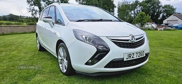 White Used 2015 Vauxhall Zafira MPV | £3,995 (Good price) - Image 1/4
