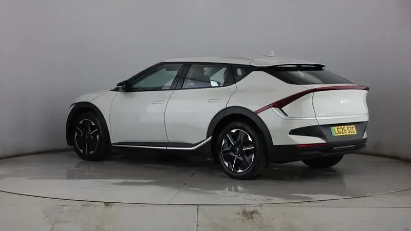 Used Kia EV6 125 kW (170 HP) 2025 White SUV