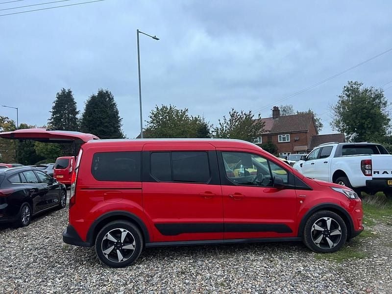 Red Used 2022 Ford Grand Tourneo Connect Active MPV | £14,995 (Fair price) - Image 1/3