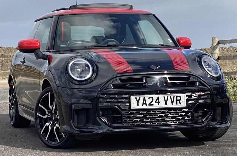 Used Mini Cooper Sport 154 HP (113 kW) 2024 Midnight black Hatchback