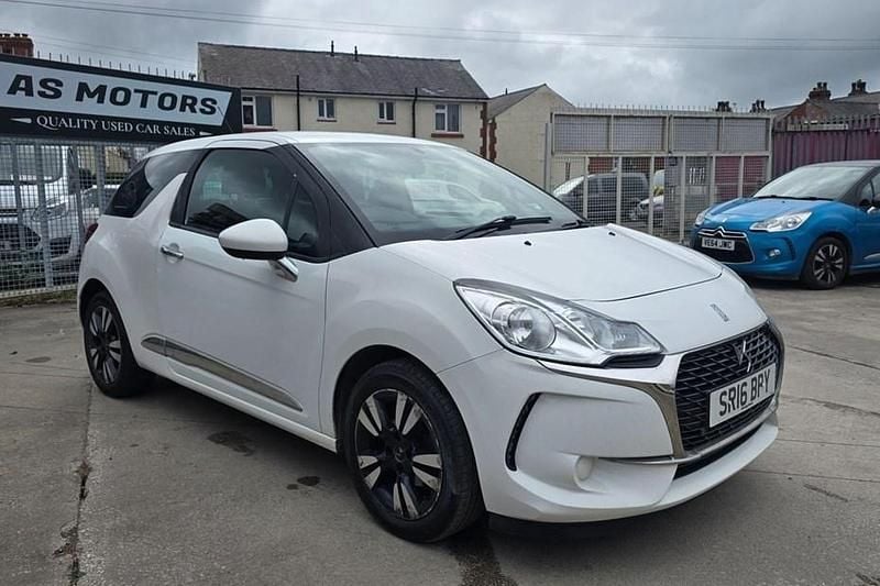 Used DS Automobiles DS3 Chic 110 HP (80 kW) 2016 White Hatchback