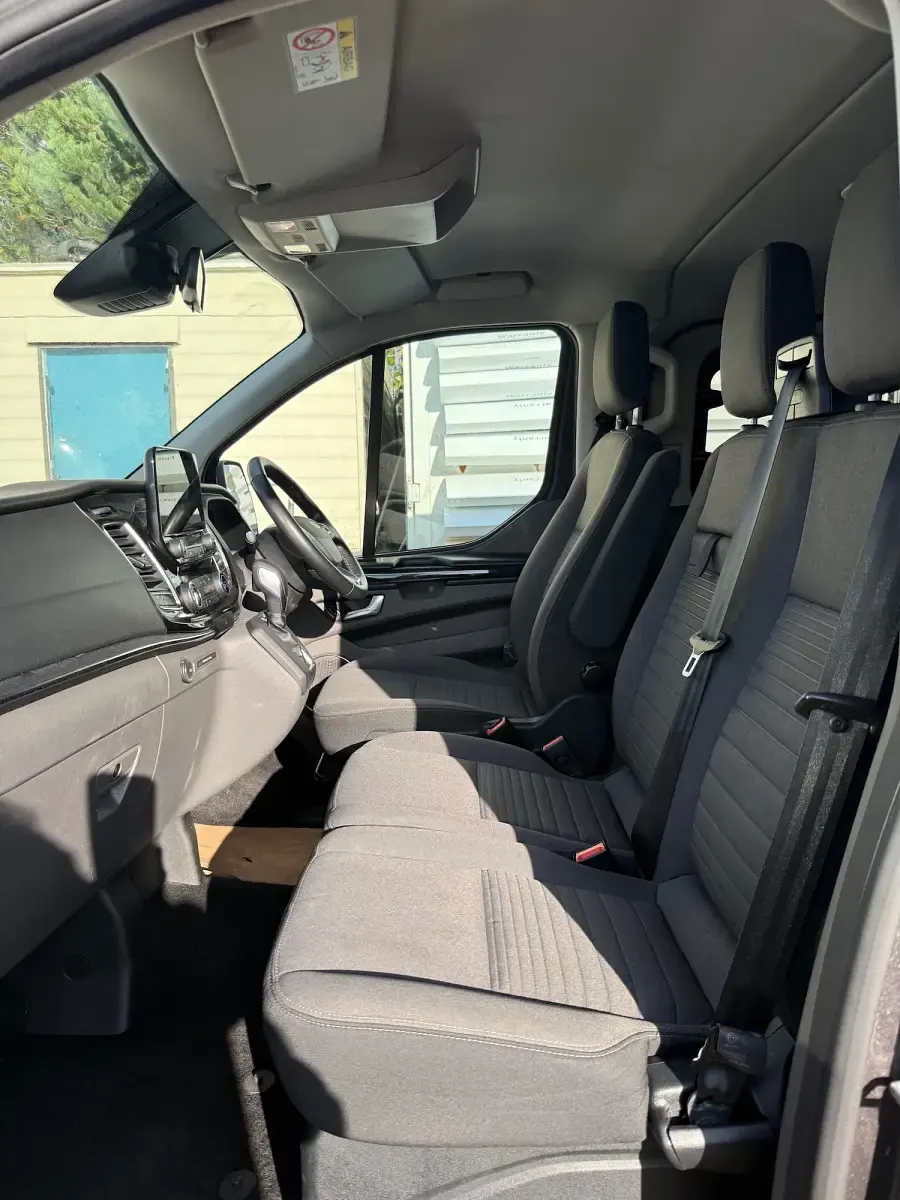 Used Ford Tourneo Custom Titanium 130 HP (95 kW) 2020 Grey Van