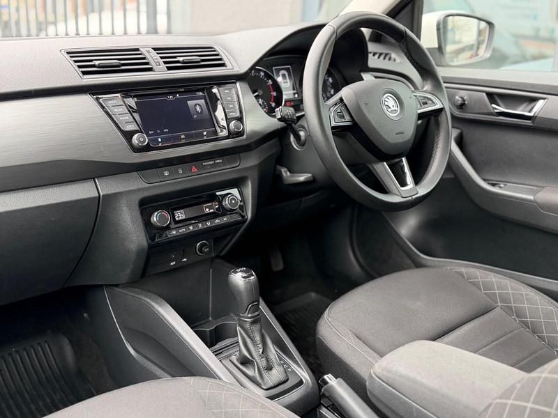 Used Skoda Fabia SE L 110 HP (80 kW) 2016 White Estate