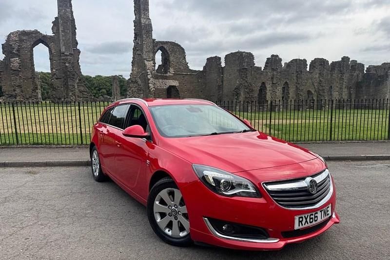 Red Used 2016 Vauxhall Insignia SRi Estate | £5,999 (Fair price) - Image 1/1