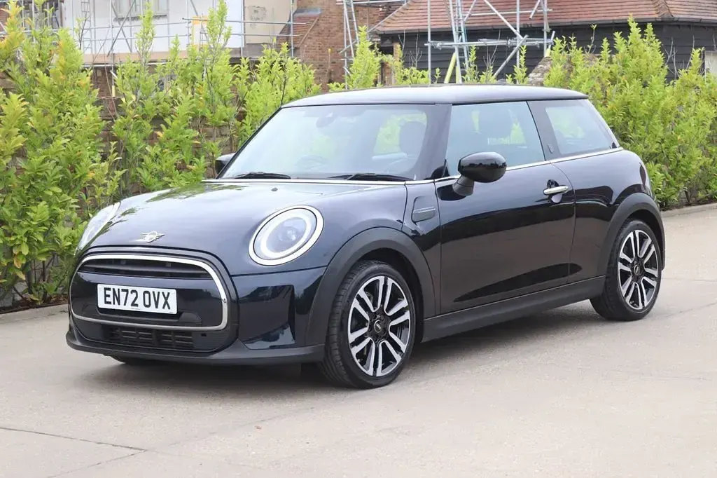 Used Mini Cooper Exclusive 2023 Blue/black Hatchback