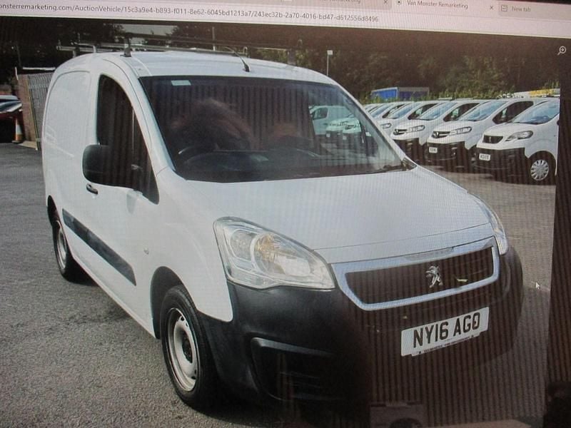 White Used 2016 Peugeot Partner S MPV | £3,995 (Good price) - Image 1/4