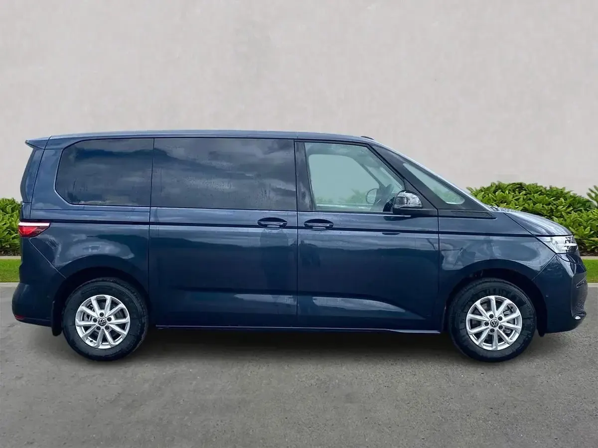 Used VW Multivan Life 150 HP (110 kW) 2026 Blue MPV