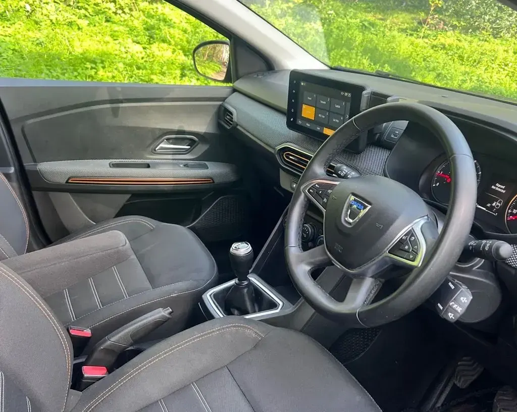 Używany Dacia Sandero Comfort 100 KM (73 kW) 2022 Szary Hatchback