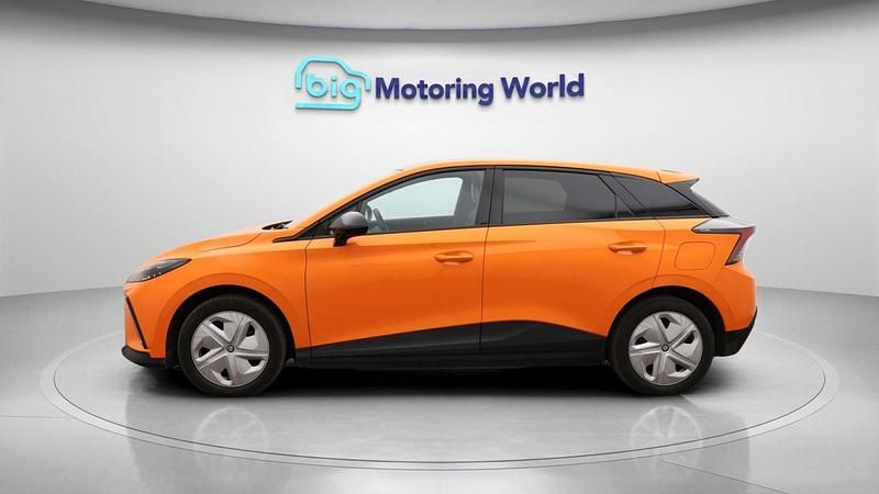 Used MG MG4 EV Trophy 319 kW (435 HP) 2023 Orange Hatchback