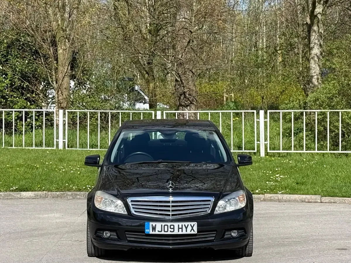 Used Mercedes C200 SE 2009 Black Sedan