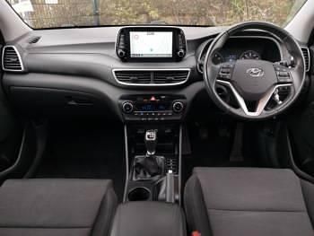 Used Hyundai Tucson SE 132 HP (97 kW) 2020 White SUV