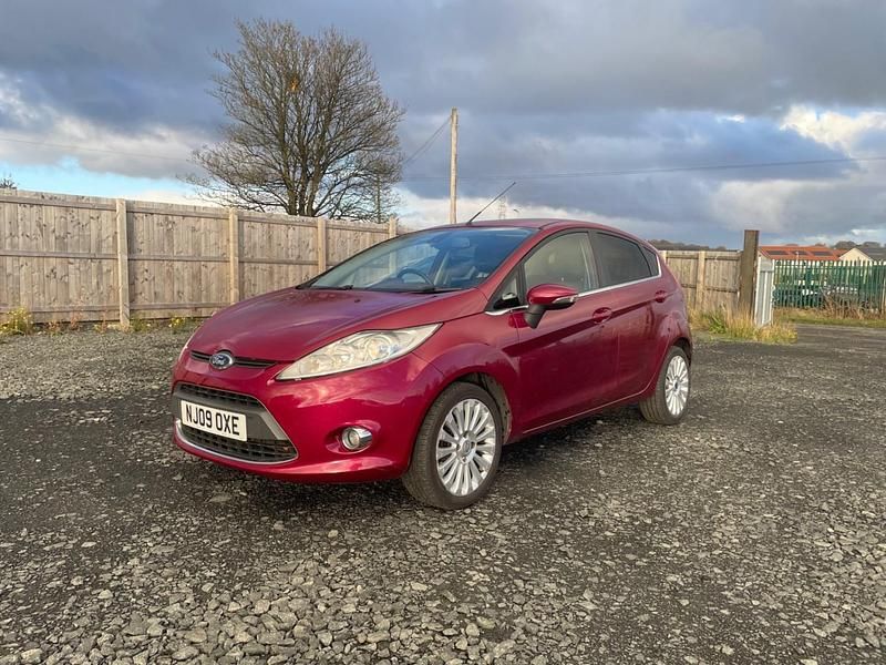 Red Used 2009 Ford Fiesta Titanium Hatchback | £1,750 (Good price) - Image 1/4