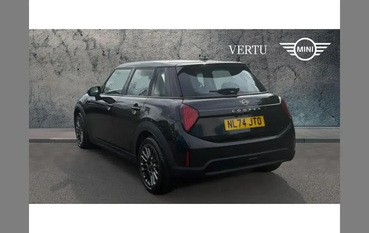 Used Mini Cooper Classic 204 HP (150 kW) 2024 Black Hatchback