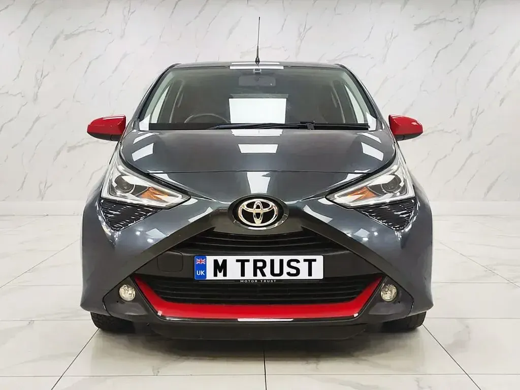 Used Toyota Aygo Trend 72 HP (52 kW) 2019 Grey Hatchback
