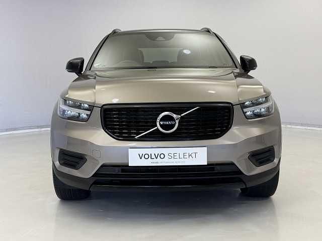 Used Volvo XC40 R-Design 194 HP (142 kW) 2022 SUV
