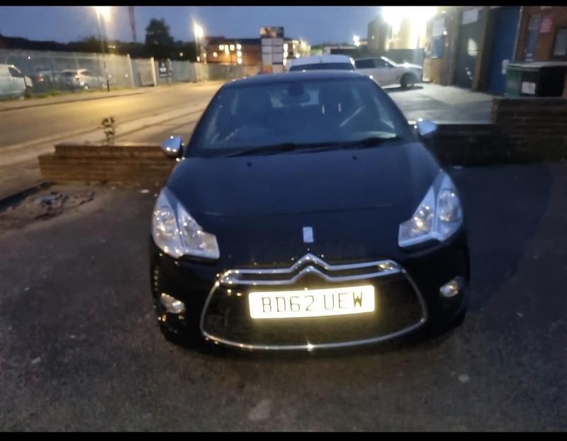 Usado Citroën DS3 110 CV (80 kW) 2012 Negro Utilitario
