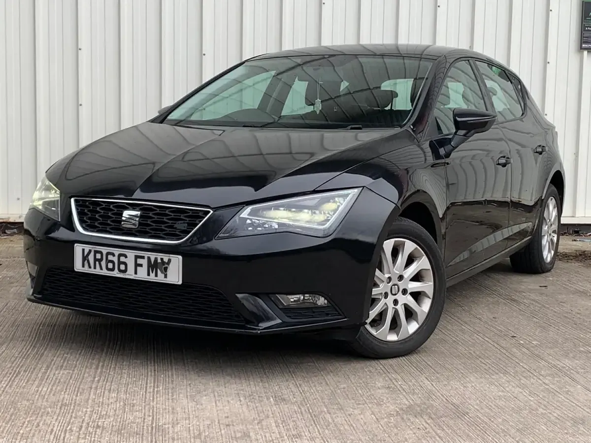 Used Seat Leon SE 110 HP (80 kW) 2016 Black Hatchback