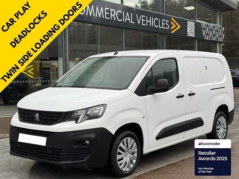 White Used 2020 Peugeot Partner MPV | £12,990 (A bit pricey) - Image 1/4