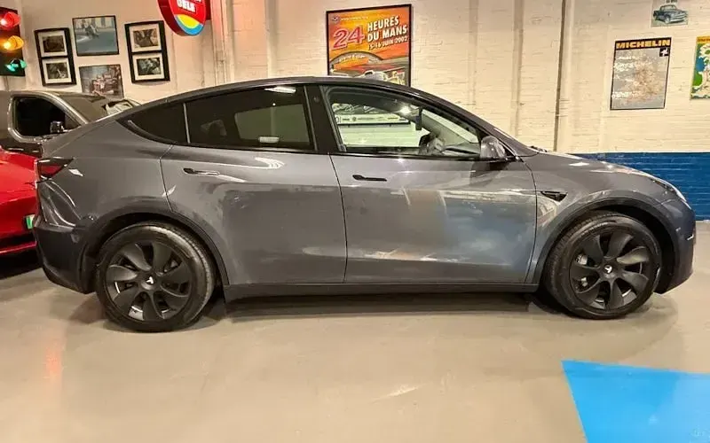 Used Tesla Model Y Long Range AWD 286 kW (389 HP) 2025 SUV