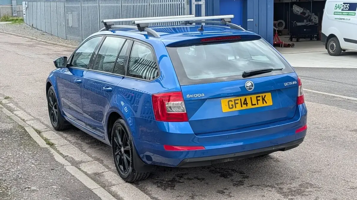 Used Skoda Octavia Elegance 110 HP (80 kW) 2014 Blue Estate