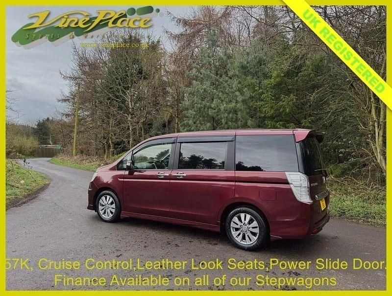 Używany Honda Stepwgn S 2014 Czerwony Minivan