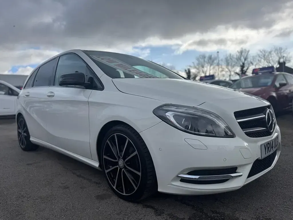 Used Mercedes B180 109 HP (80 kW) 2014 White Hatchback