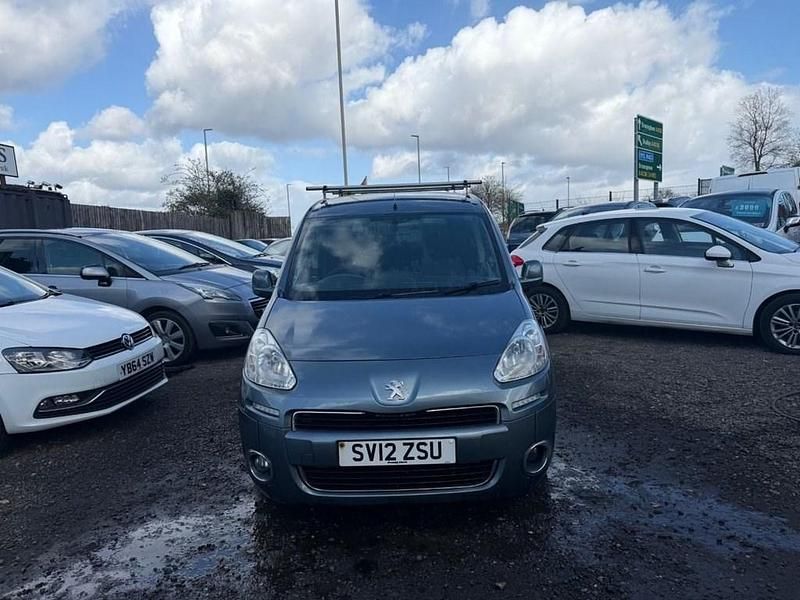Used Peugeot TePee S 92 HP (67 kW) 2012 Grey MPV