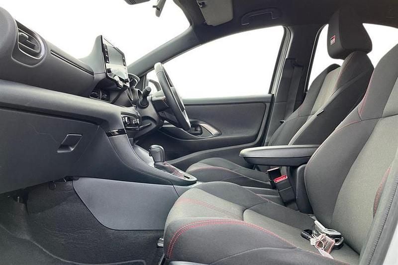 Used Toyota Yaris Hybrid Sport 116 HP (85 kW) 2023 Ash grey Hatchback