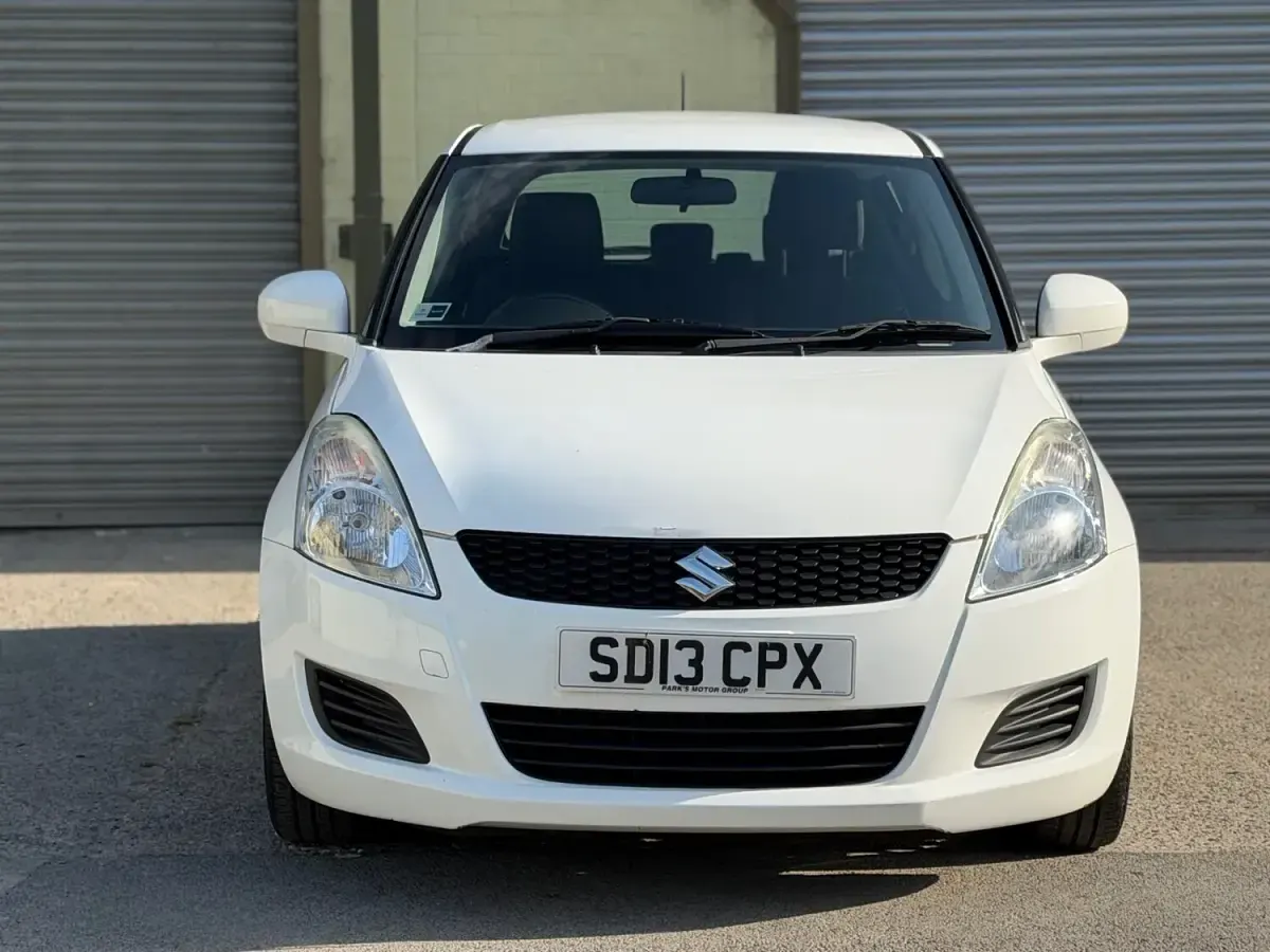 Used Suzuki Swift SZ3 92 HP (67 kW) 2013 White Hatchback