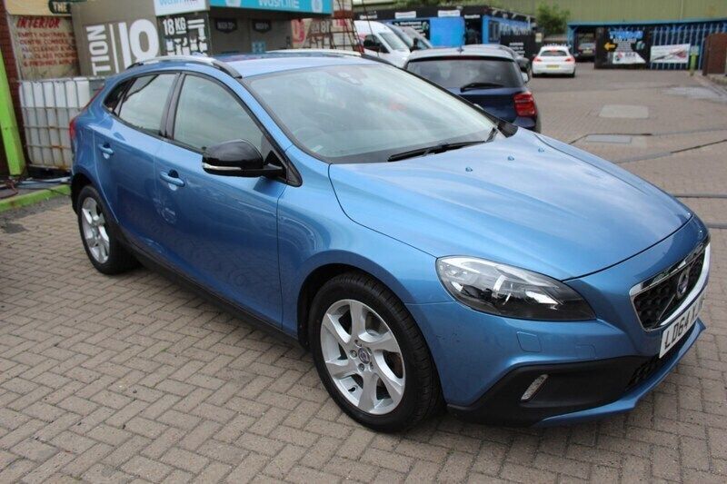 Blue Used 2014 Volvo V40 CC Estate | £5,595 (Fair price) - Image 1/4