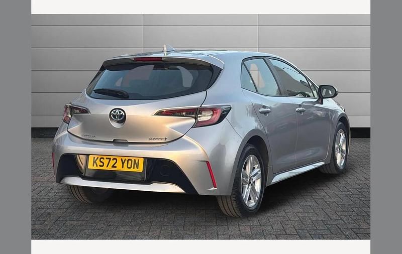 Used Toyota Corolla 122 HP (89 kW) 2023 Silver Hatchback
