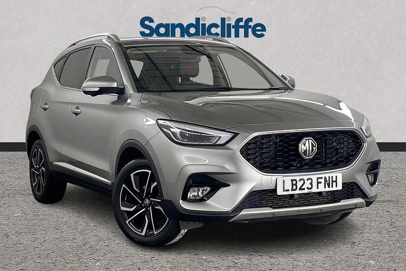 Metallic monument silver Used 2023 MG ZS Exclusive Sedan | £13,585 (Good price) - Image 1/4