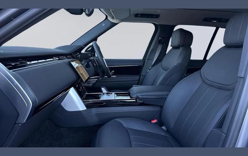 Used Land Rover Range Rover SE 453 HP (333 kW) 2025 Grey SUV