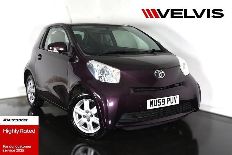 Usado Toyota iQ 68 HP (50 kW) 2009 Roxo Citadino