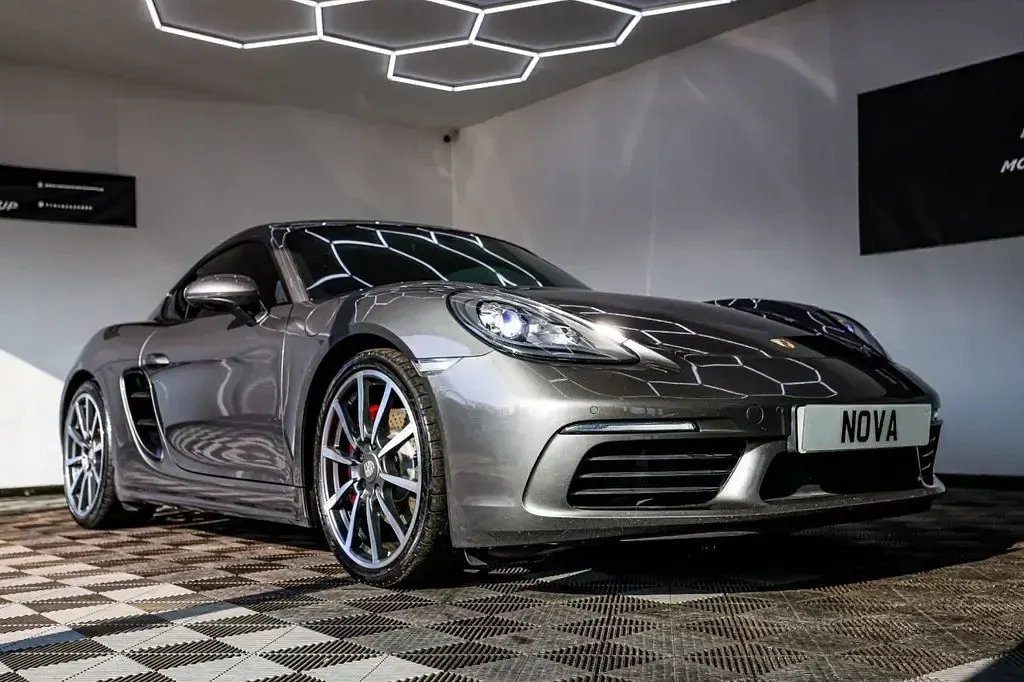 Used Porsche 718 Cayman 350 HP (257 kW) 2017 Grey Coupe