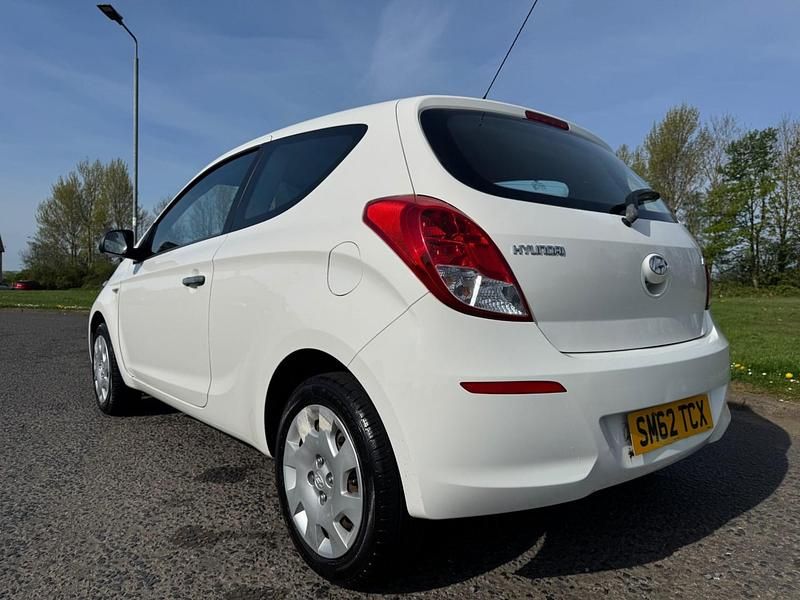 Used Hyundai i20 Classic 2012 White Hatchback