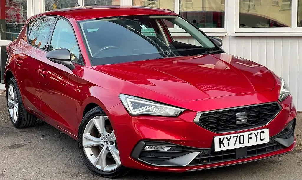 Begagnad Seat Leon FR 130 HK (95 kW) 2020 Röd Halvkombi