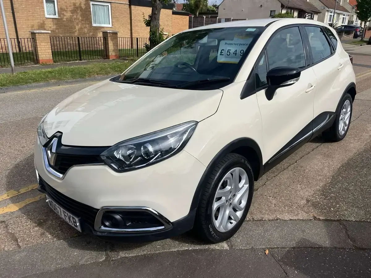 Used Renault Captur Dynamique 2017 Cream SUV