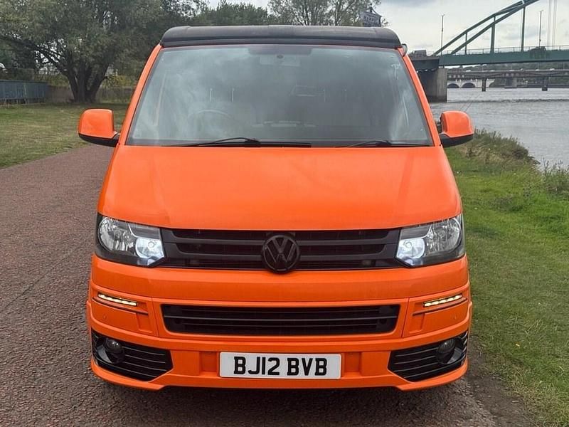 Used VW T5 140 HP (102 kW) 2012 Orange Van