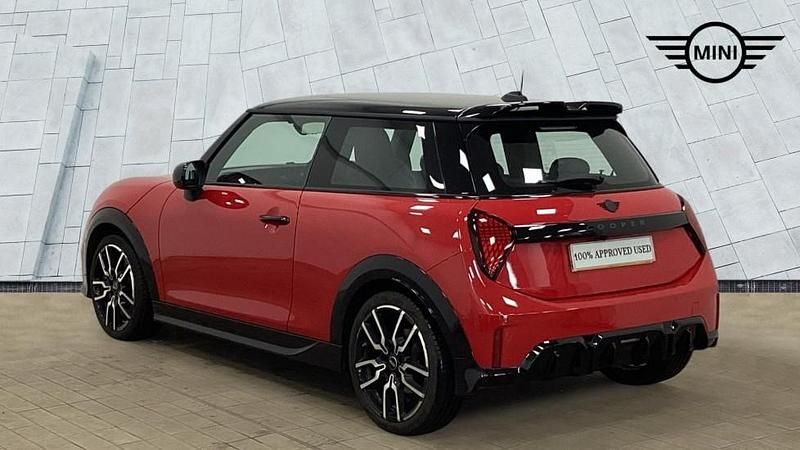 Used Mini Cooper Hatch 113 kW (154 HP) 2025 Red Hatchback