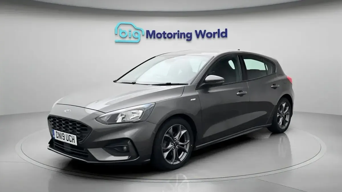 Used Ford Focus ST-Line 120 HP (88 kW) 2019 Grey Hatchback